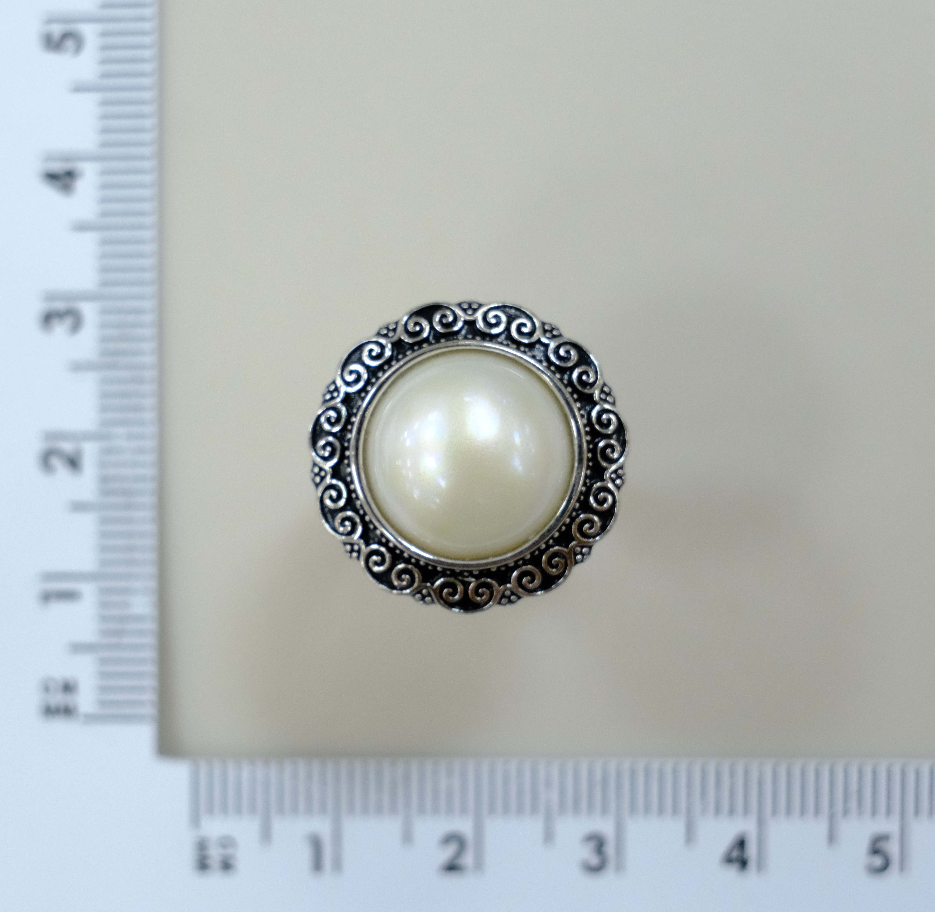 Серебряное кольцо с жемчугом Мабе